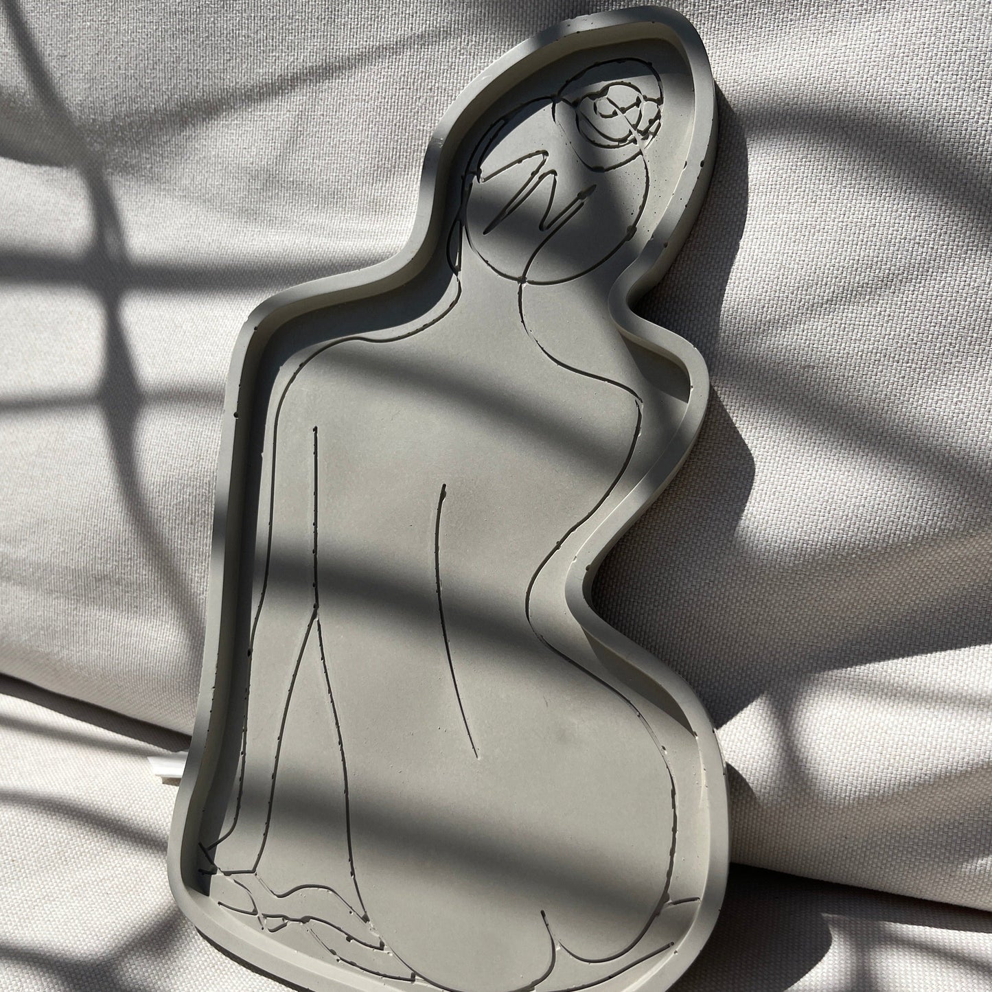 Backless Concrete Tray - Handcrafted Elegance: The Concrete Woman Tray