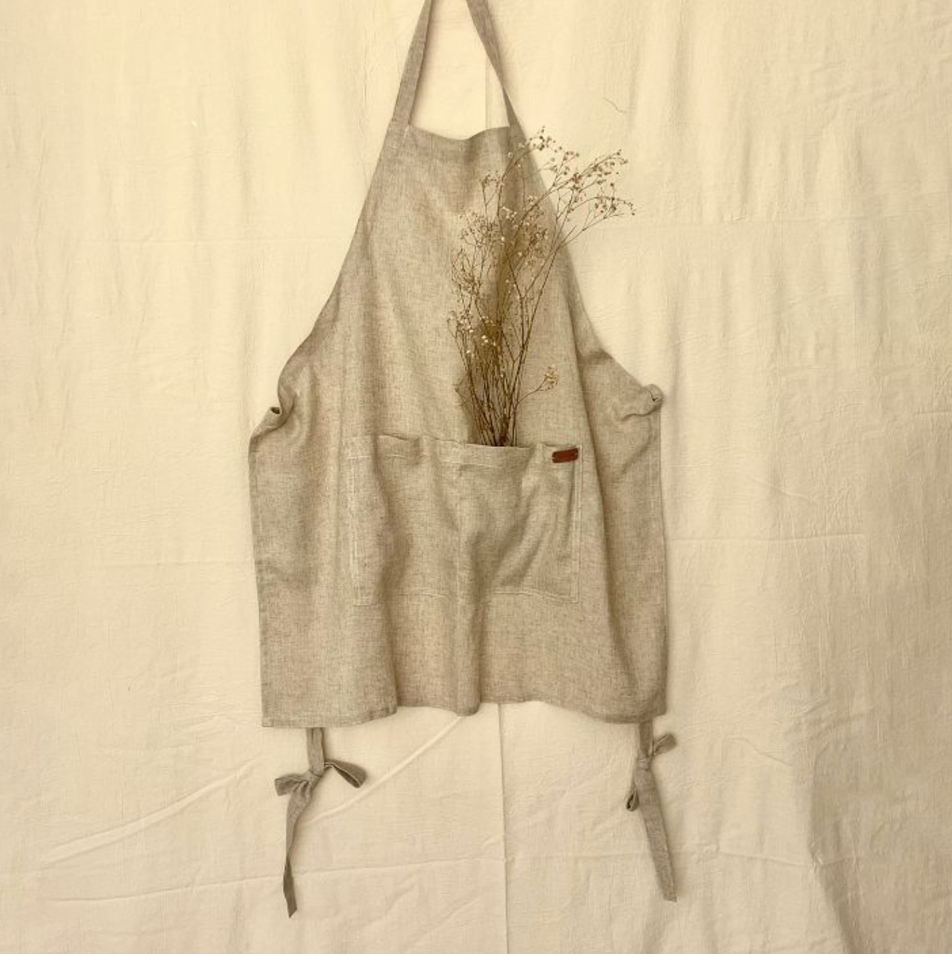 Lena Apron by Tallo de Olivo - A Linen Blended Masterpiece